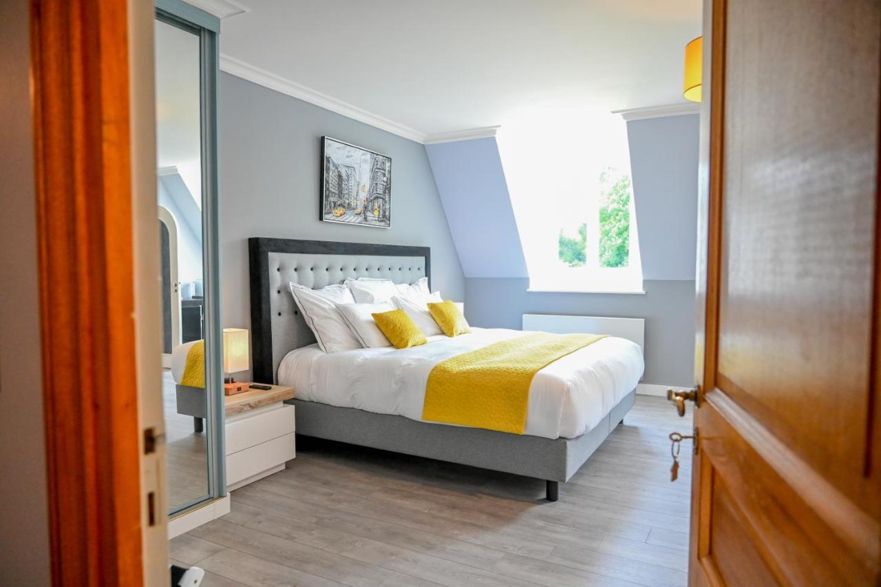 La Fontaine Dort Bed and Breakfast Tessy-sur-Vire Exteriör bild