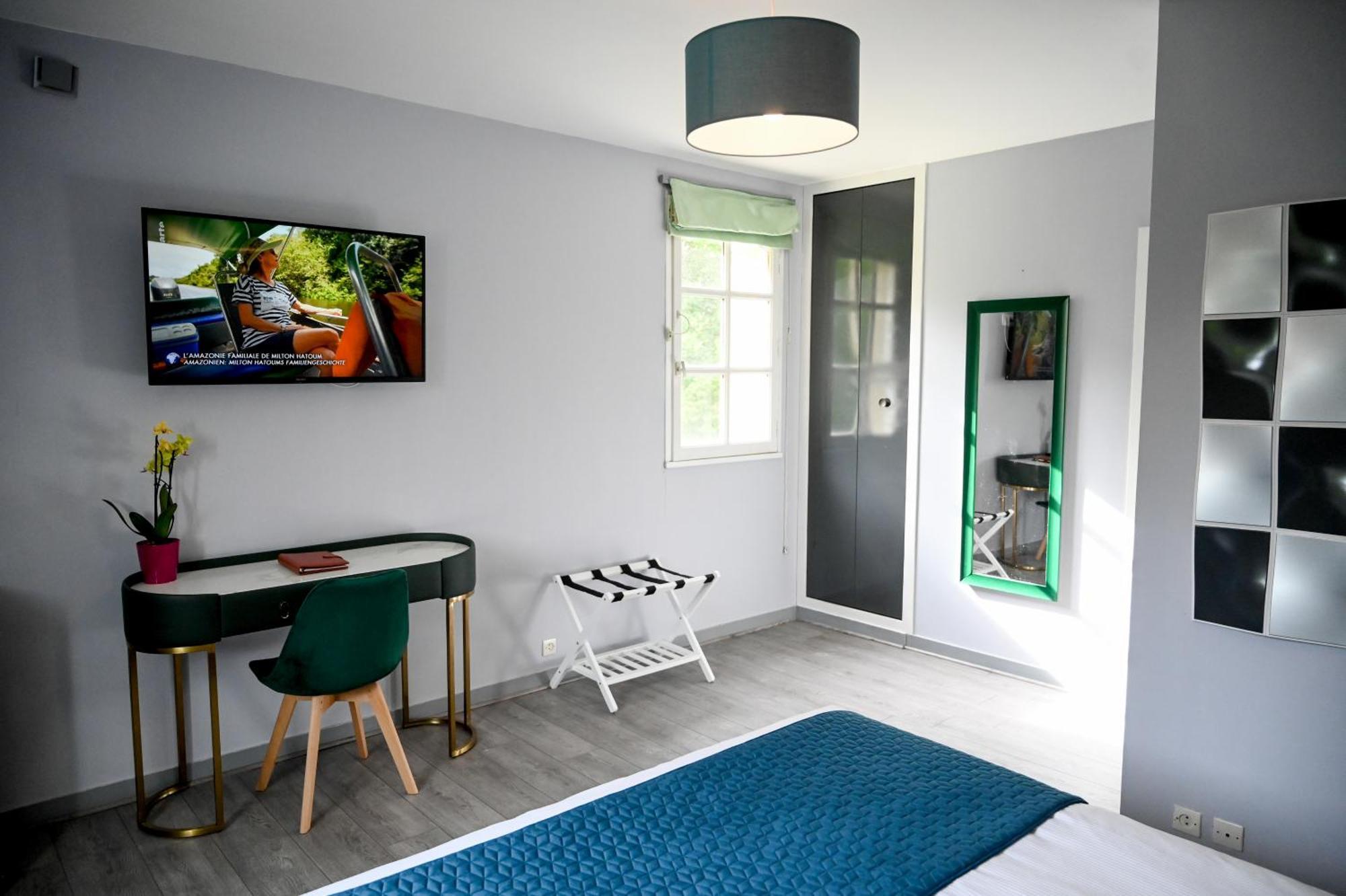 La Fontaine Dort Bed and Breakfast Tessy-sur-Vire Exteriör bild